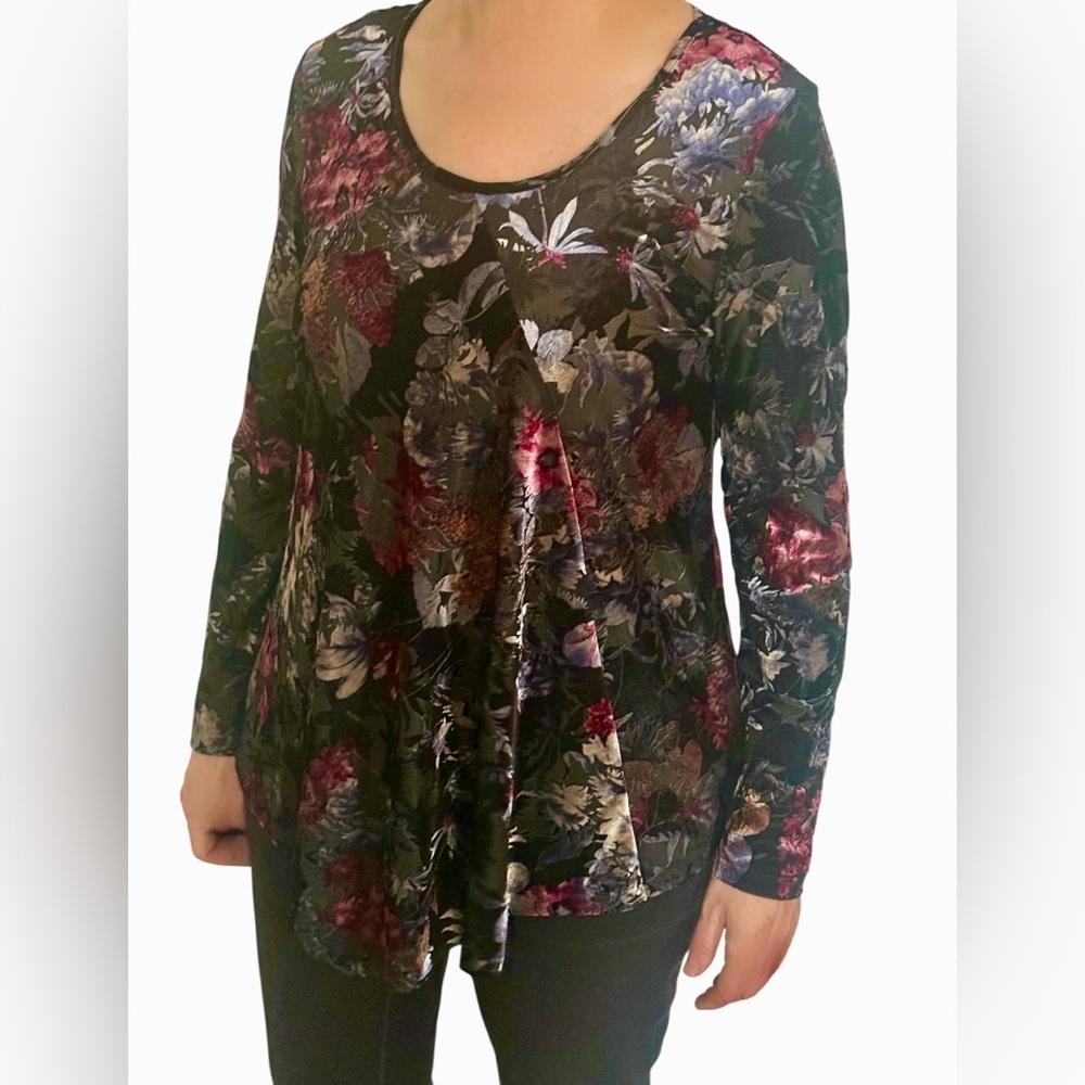Velour knit / smooth sheen Floral Blouse - Picture 9 of 9